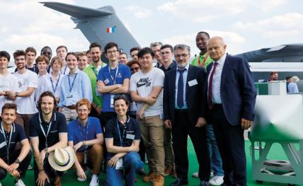 Deux élèves de l'ENSEIRB-MATMECA remportent le concours DroneLoad 2023